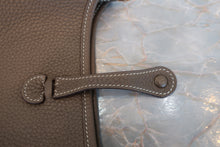Load image into Gallery viewer, HERMES  EVELYNE TPM Clemence leather Etoupe gray Z Engraving Shoulder bag 700080109