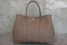 将图片加载到图库查看器,HERMES GARDEN PARTY PM Country leather Gris tourterelle X刻印 Tote bag 800060206