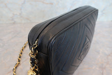 将图片加载到图库查看器,CHANEL/香奈儿 经典双C 流苏 链条包 羊皮 Black/Gold hadware(黑色/金色金属) 肩背包 700100203