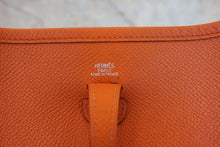 Load image into Gallery viewer, HERMES EVELYNE TPM Epsom leather Orange □H Engraving Shoulder bag 800050069