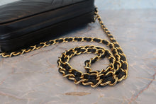 将图片加载到图库查看器,CHANEL/香奈儿 经典双C 流苏 链条包 羊皮 Black/Gold hadware(黑色/金色金属) 肩背包 700100203
