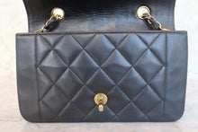 将图片加载到图库查看器,CHANEL/香奈儿 戴妃 CF 链条包 羊皮 Black/Gold hadware(黑色/金色金属) 肩背包 700120047