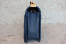 将图片加载到图库查看器,CHANEL/香奈儿 Leboy 链条包 荔枝皮 Blue/Gold hadware(蓝色/金色金属) 肩背包 800020194
