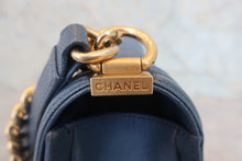 将图片加载到图库查看器,CHANEL/香奈儿 Leboy 链条包 荔枝皮 Blue/Gold hadware(蓝色/金色金属) 肩背包 800020194