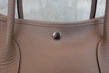 将图片加载到图库查看器,HERMES GARDEN PARTY PM Country leather Gris tourterelle X刻印 Tote bag 800060206