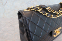 将图片加载到图库查看器,CHANEL/香奈儿 中号CF 单盖包 链条包 羊皮 Black/Gold hadware(黑色/金色金属) 肩背包 700100206