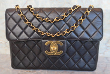 将图片加载到图库查看器,CHANEL/香奈儿 中号CF 单盖包 链条包 羊皮 Black/Gold hadware(黑色/金色金属) 肩背包 700120079