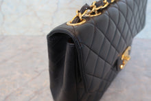 将图片加载到图库查看器,CHANEL/香奈儿 中号CF 单盖包 链条包 羊皮 Black/Gold hadware(黑色/金色金属) 肩背包 700120079