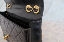将图片加载到图库查看器,CHANEL/香奈儿 中号CF 单盖包 链条包 羊皮 Black/Gold hadware(黑色/金色金属) 肩背包 700100206