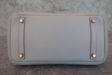 Load image into Gallery viewer, HERMES BIRKIN 30 Clemence leather Gris perle(Pearl gray) □O Engraving Hand bag 800010226