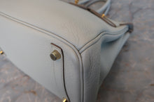 Load image into Gallery viewer, HERMES BIRKIN 30 Clemence leather Gris perle(Pearl gray) □O Engraving Hand bag 800010226