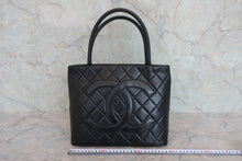 画像をギャラリービューアに読み込む, CHANEL/シャネル 復刻トート ラムスキン ブラック/ゴールド金具 トートバッグ 800060214