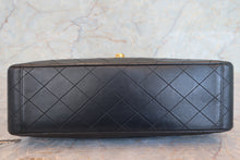 将图片加载到图库查看器,CHANEL/香奈儿 大号CF 单盖 链条包 羊皮 Black/Gold hadware(黑色/金色金属) 肩背包 700100180
