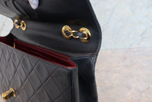 将图片加载到图库查看器,CHANEL/香奈儿 大号CF 单盖 链条包 羊皮 Black/Gold hadware(黑色/金色金属) 肩背包 700100180