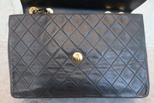 将图片加载到图库查看器,CHANEL/香奈儿 大号CF 单盖 链条包 羊皮 Black/Gold hadware(黑色/金色金属) 肩背包 700100180