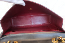 将图片加载到图库查看器,CHANEL/香奈儿 大号CF 单盖 链条包 羊皮 Black/Gold hadware(黑色/金色金属) 肩背包 700100180