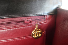 将图片加载到图库查看器,CHANEL/香奈儿 中号CF 单盖包 链条包 羊皮 Black/Gold hadware(黑色/金色金属) 肩背包 700120079