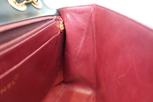 将图片加载到图库查看器,CHANEL/香奈儿 大号CF 单盖 链条包 羊皮 Black/Gold hadware(黑色/金色金属) 肩背包 700100180