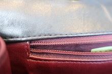 将图片加载到图库查看器,CHANEL/香奈儿 中号CF 单盖包 链条包 羊皮 Black/Gold hadware(黑色/金色金属) 肩背包 700120079