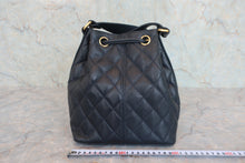 画像をギャラリービューアに読み込む, CHANEL/シャネル マトラッセ巾着ショルダーバッグ キャビアスキン ネイビー/ゴールド金具 ショルダーバッグ 800070042