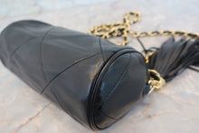 将图片加载到图库查看器,CHANEL/香奈儿 经典双C 流苏 链条包 羊皮 Black/Gold hadware(黑色/金色金属) 肩背包 700100182