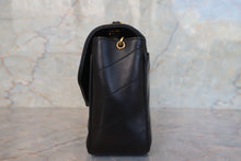 将图片加载到图库查看器,CHANEL/香奈儿 V线 链条包 羊皮 Black/Gold hadware(黑色/金色金属) 肩背包 700120053