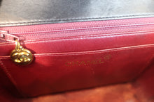 将图片加载到图库查看器,CHANEL/香奈儿 V线 链条包 羊皮 Black/Gold hadware(黑色/金色金属) 肩背包 700120053