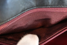 将图片加载到图库查看器,CHANEL/香奈儿 V线 链条包 羊皮 Black/Gold hadware(黑色/金色金属) 肩背包 700120053