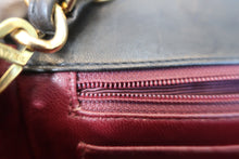 将图片加载到图库查看器,CHANEL/香奈儿 V线 链条包 羊皮 Black/Gold hadware(黑色/金色金属) 肩背包 700120053