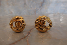 Load image into Gallery viewer, CHANEL CC mark earring Gold plate Gold Earring 500090263