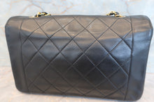 将图片加载到图库查看器,CHANEL/香奈儿 戴妃 CF 链条包 羊皮 Black/Gold hadware(黑色/金色金属) 肩背包 700100170
