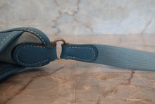 画像をギャラリービューアに読み込む, HERMES/エルメス ヴェスパPM トリヨンクレマンス ブルージーン ショルダーバッグ 800010048