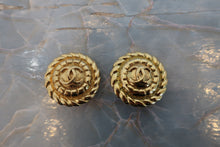 Load image into Gallery viewer, CHANEL CC mark Round earring Gold plate Gold Earring 700080088