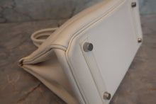 Load image into Gallery viewer, HERMES BIRKIN 25 Epsom leather White □K Engraving Hand bag 700100007