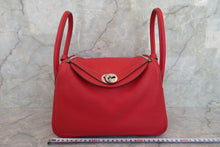 Load image into Gallery viewer, HERMES LINDY 26 Verso Clemence leather Rouge casaque/Rose jaipur □P Engraving Shoulder bag 700060081