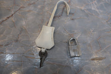 Load image into Gallery viewer, HERMES BIRKIN 25 Epsom leather White □K Engraving Hand bag 700100007