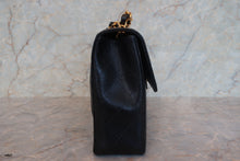 将图片加载到图库查看器,CHANEL/香奈儿 中号CF 单盖包 链条包 荔枝皮 Black/Gold hadware(黑色/金色金属) 肩背包 700120059