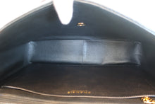 将图片加载到图库查看器,CHANEL/香奈儿 中号CF 单盖包 链条包 荔枝皮 Black/Gold hadware(黑色/金色金属) 肩背包 700120059