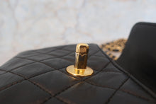 将图片加载到图库查看器,CHANEL/香奈儿 迷你CF 链条包 羊皮 Black/Gold hadware(黑色/金色金属) 肩背包 700120054