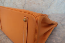 Load image into Gallery viewer, HERMES BIRKIN 35 Box carf leather Natural 〇Z Engraving Hand bag 700090152