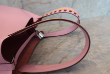 Load image into Gallery viewer, HERMES PICOTIN LOCK MM Tressage Epsom leather Mauve sylvestre/Rouge H/Jaune de naples D Engraving Hand bag 700100211