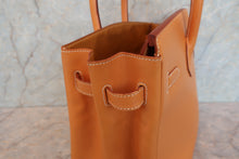 Load image into Gallery viewer, HERMES BIRKIN 35 Box carf leather Natural 〇Z Engraving Hand bag 700090152
