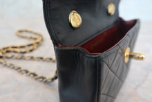 将图片加载到图库查看器,CHANEL/香奈儿 迷你CF 链条包 羊皮 Black/Gold hadware(黑色/金色金属) 肩背包 700120054