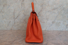 画像をギャラリービューアに読み込む, HERMES/エルメス ケリー32 トリヨンクレマンス オレンジ □M刻印 ショルダーバッグ 800010066
