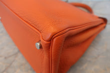 画像をギャラリービューアに読み込む, HERMES/エルメス ケリー32 トリヨンクレマンス オレンジ □M刻印 ショルダーバッグ 800010066