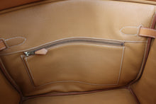 Load image into Gallery viewer, HERMES BIRKIN 35 Box carf leather Natural 〇Z Engraving Hand bag 700090152