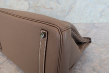 Load image into Gallery viewer, HERMES BIRKIN 35 Clemence leather Etoupe gray □I Engraving Hand bag 700090179