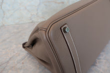 Load image into Gallery viewer, HERMES BIRKIN 35 Clemence leather Etoupe gray □I Engraving Hand bag 700090179