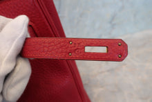 Load image into Gallery viewer, HERMES BIRKIN 35 Ardennes leather Rouge vif 〇Y Engraving Hand bag 700100223