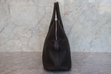 Load image into Gallery viewer, HERMES/BOLIDE 31 Clemence leather Chocolat □M Engraving Shoulder bag 700120058
